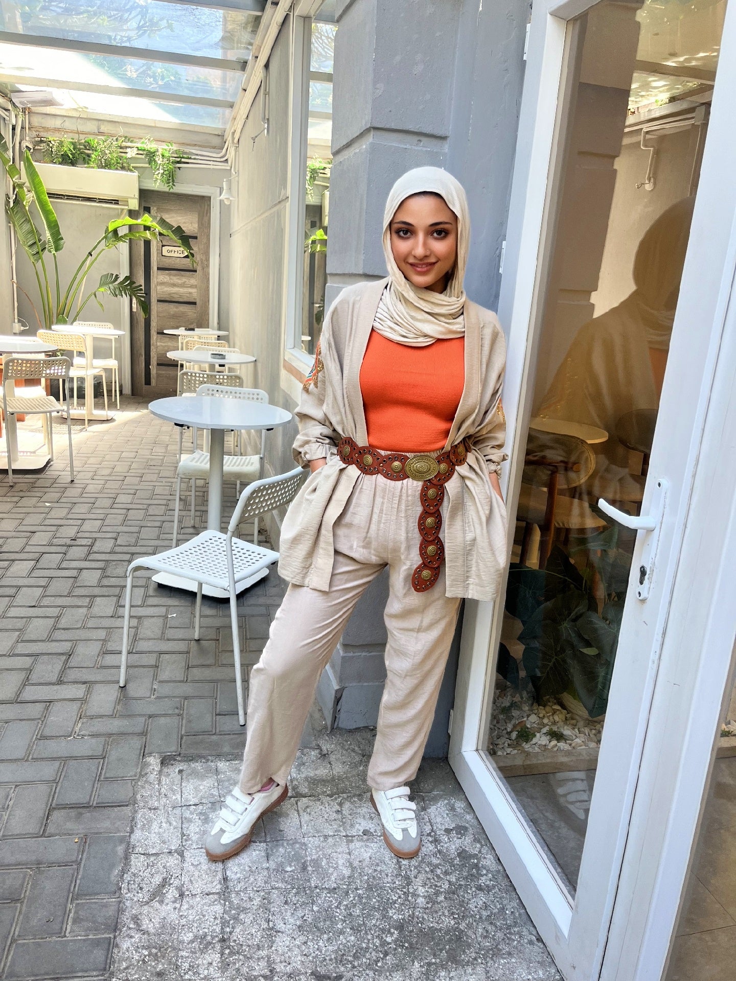 Two-piece set embroidered on the back and sleeves