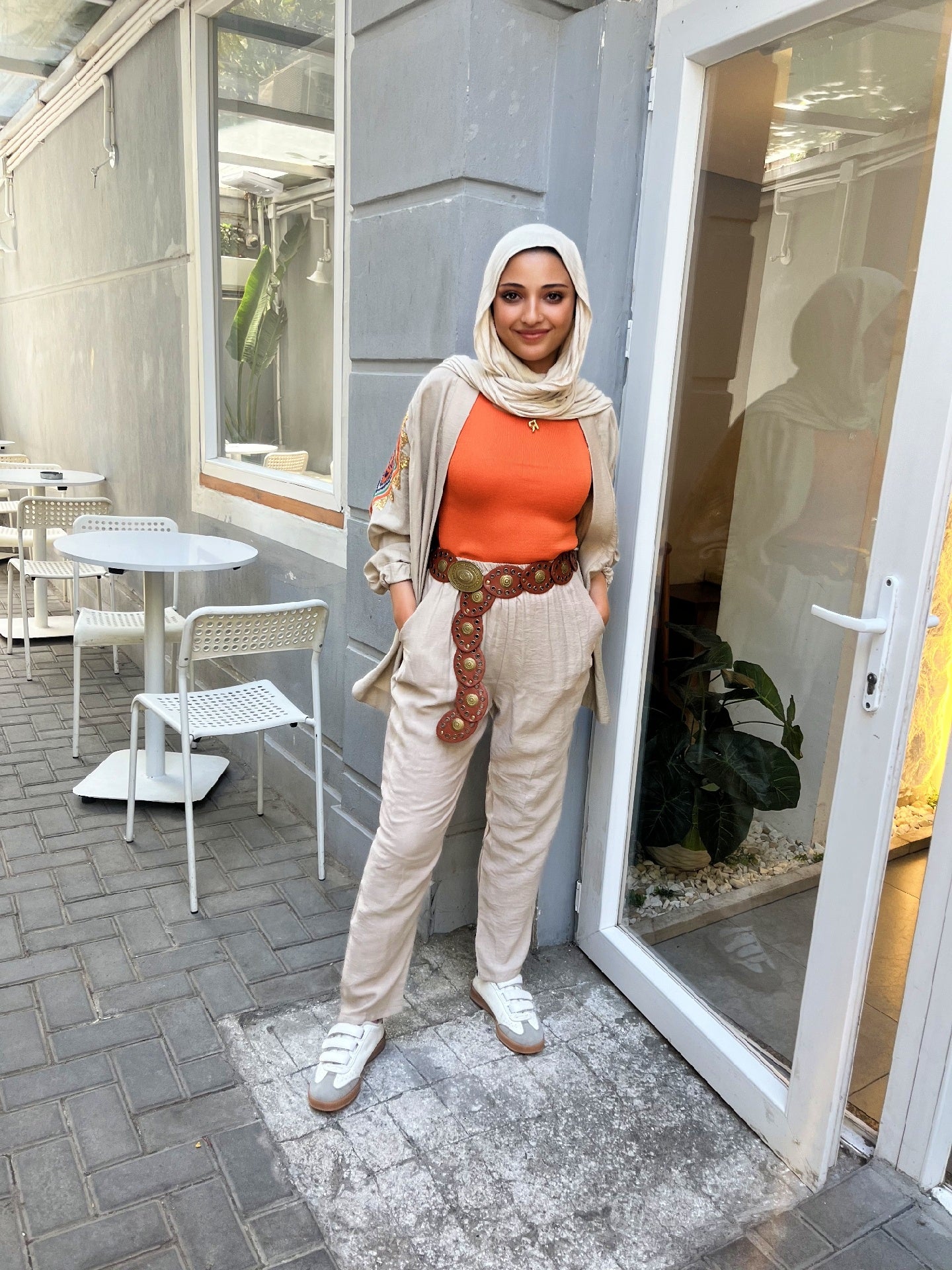 Two-piece set embroidered on the back and sleeves