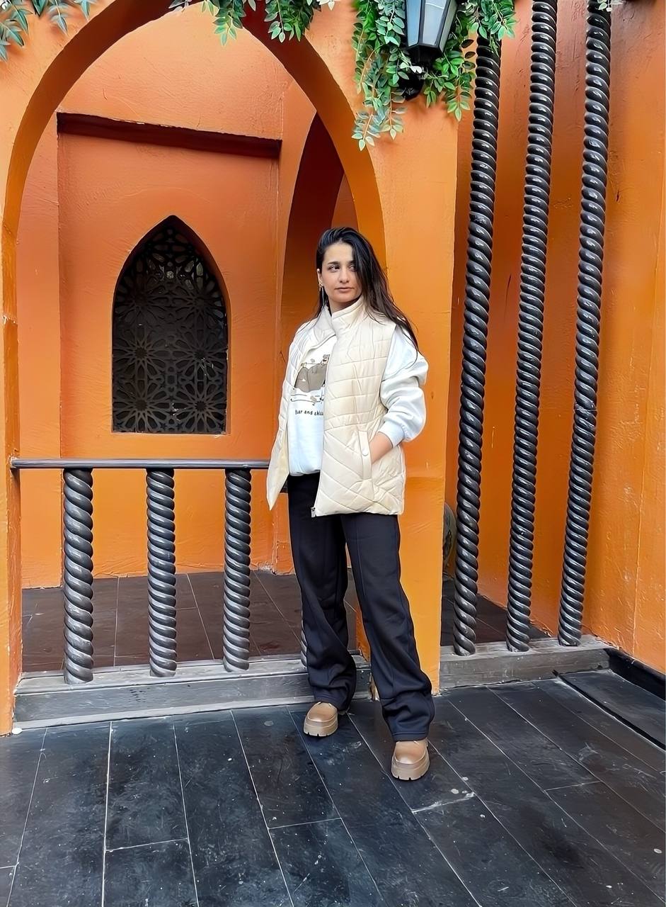 سويت شيرت مطبوع كبير الحجم