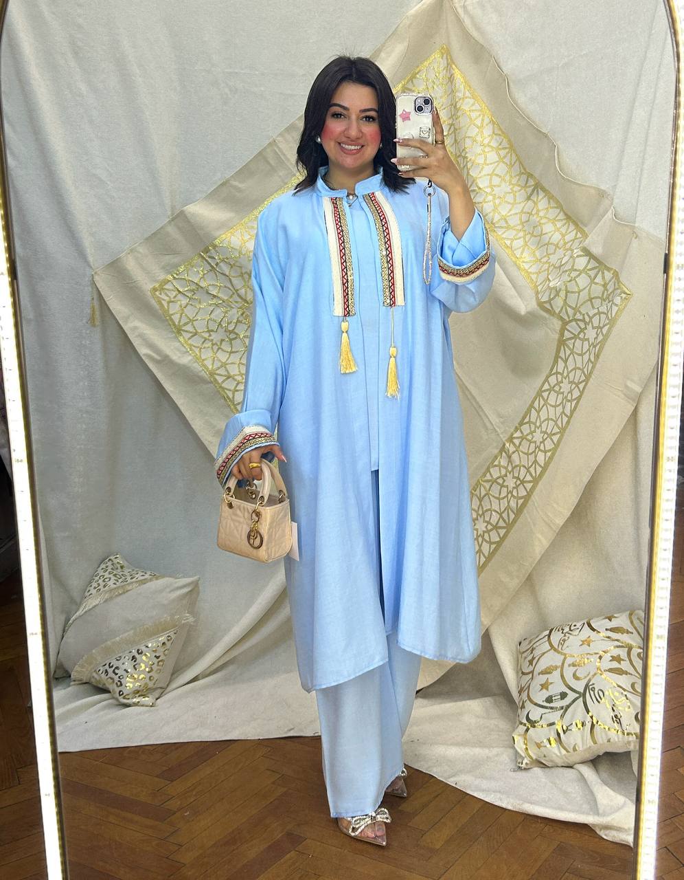 طقم أنيق من ثلاث قطع (كارديجان، توب أساسي، وبنطلون)