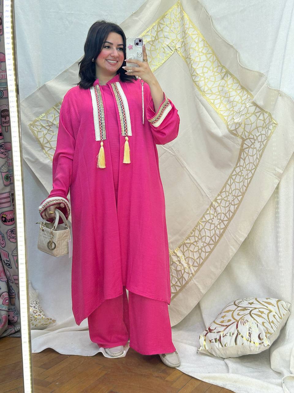 طقم أنيق من ثلاث قطع (كارديجان، توب أساسي، وبنطلون)