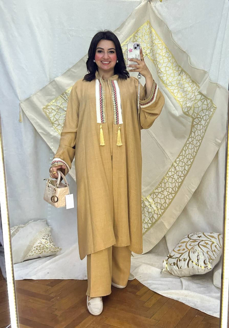 طقم أنيق من ثلاث قطع (كارديجان، توب أساسي، وبنطلون)