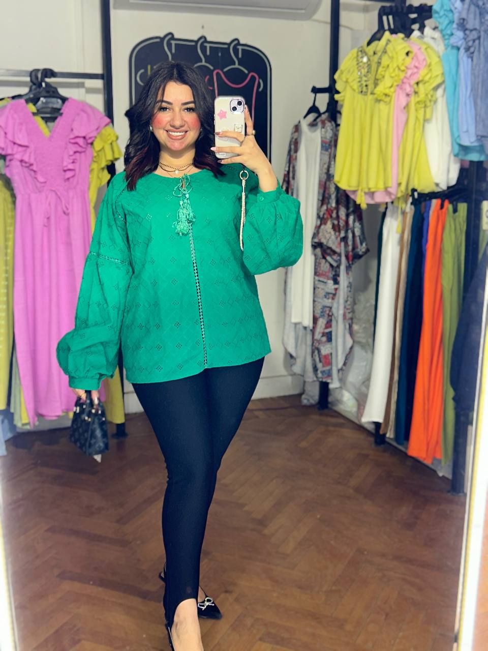 Elegant & Versatile: The Rokama Long Sleeve Blouse
