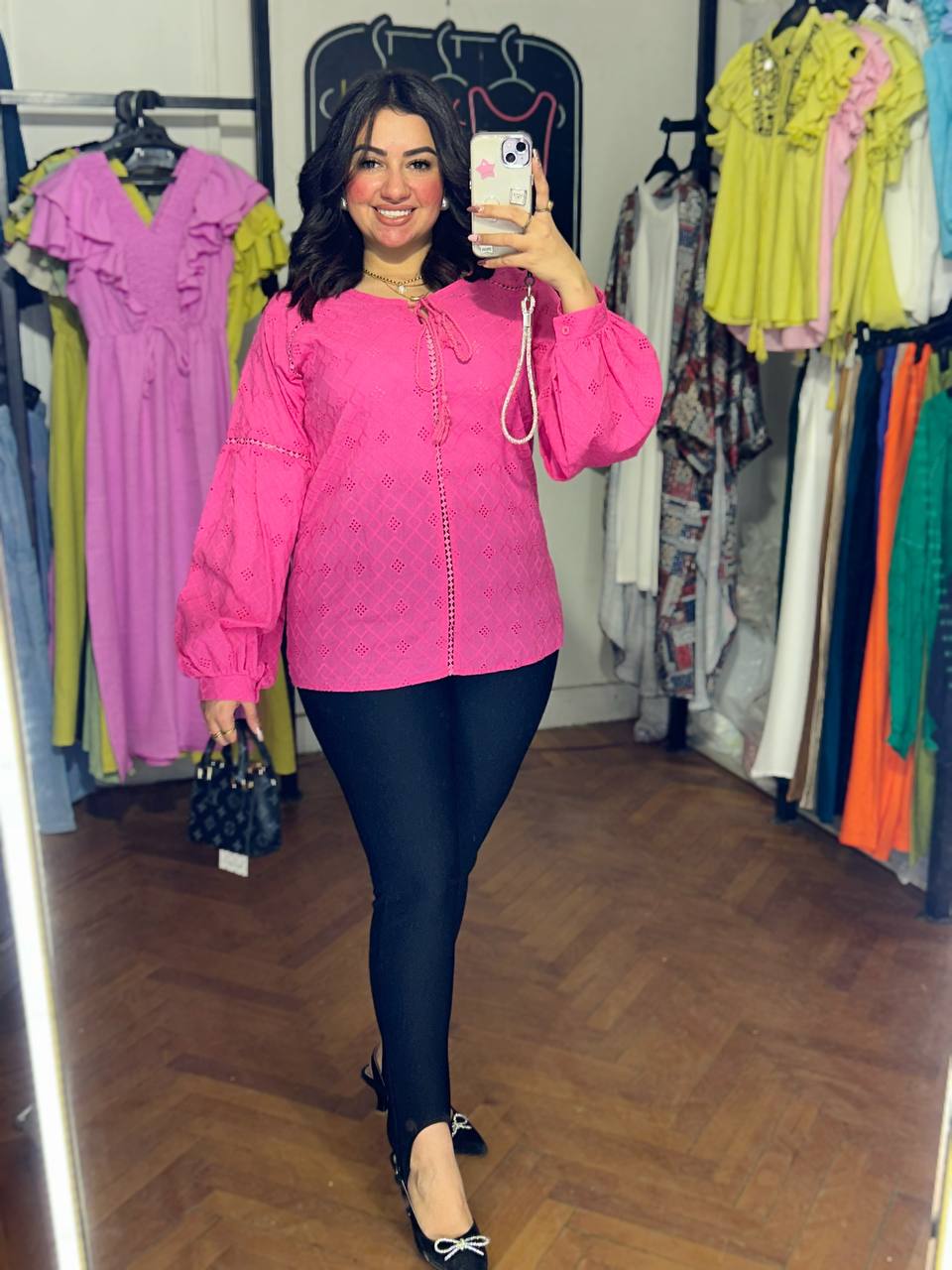 Elegant & Versatile: The Rokama Long Sleeve Blouse