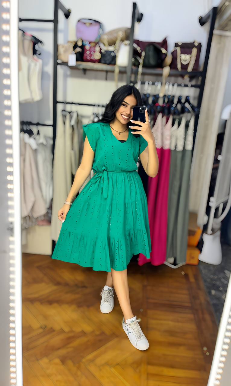 Chic and Timeless: The Rokama Midi Dress Collection