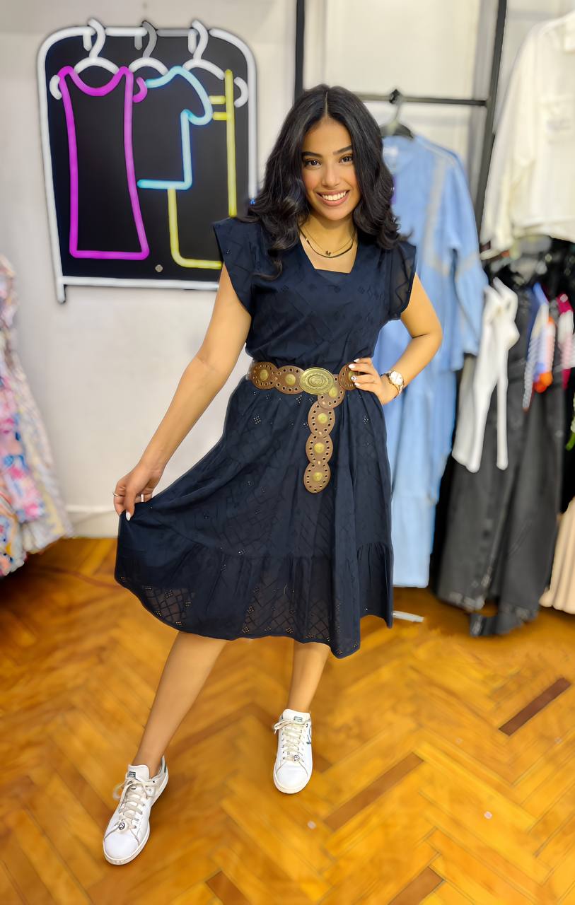 Chic and Timeless: The Rokama Midi Dress Collection