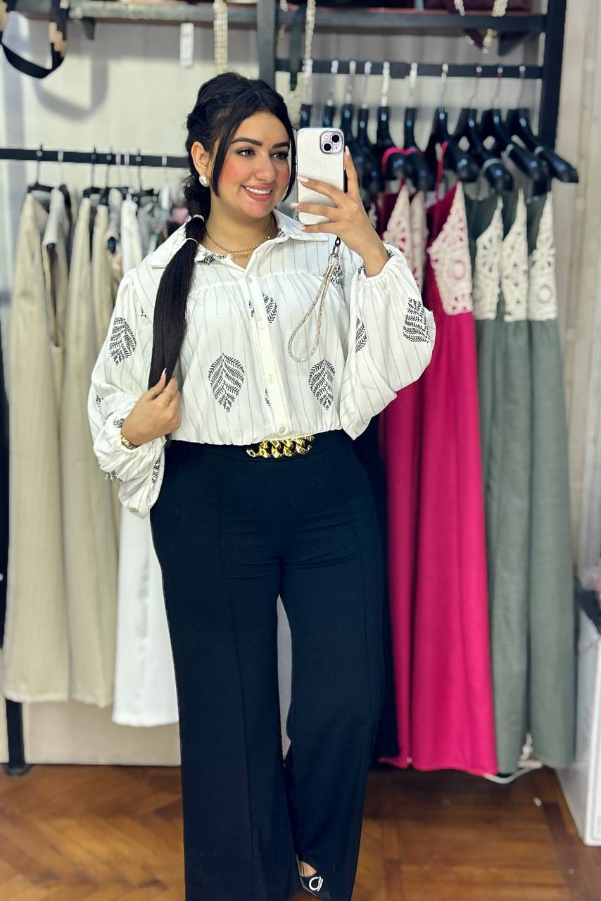 بلوزة بطبعة ريش