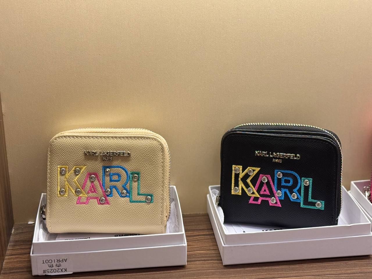 Karl Embroidery wallet ( Mirror )