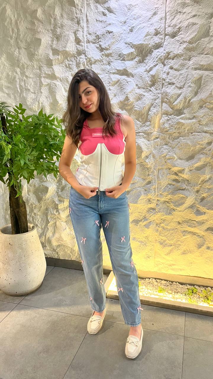 Cut Basic Top with Zipper