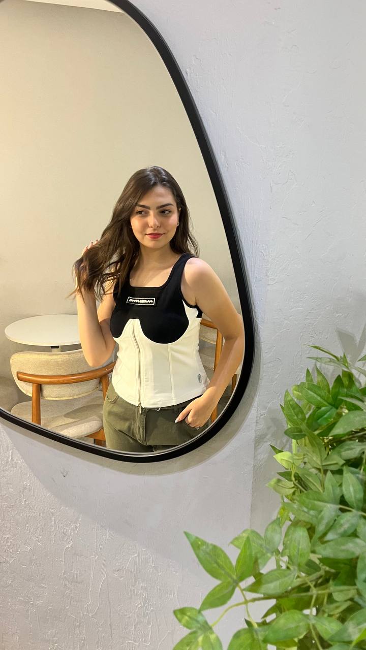 Cut Basic Top with Zipper