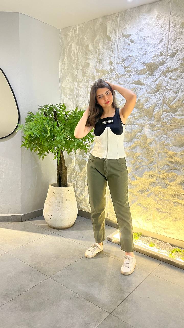 Cut Basic Top with Zipper
