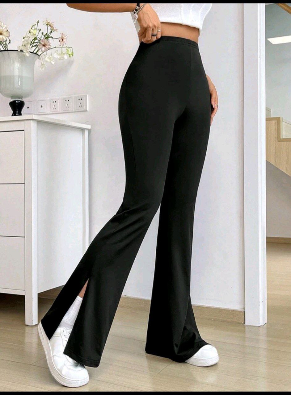 Side-Slit Flared Leggings – Sleek & Stylish