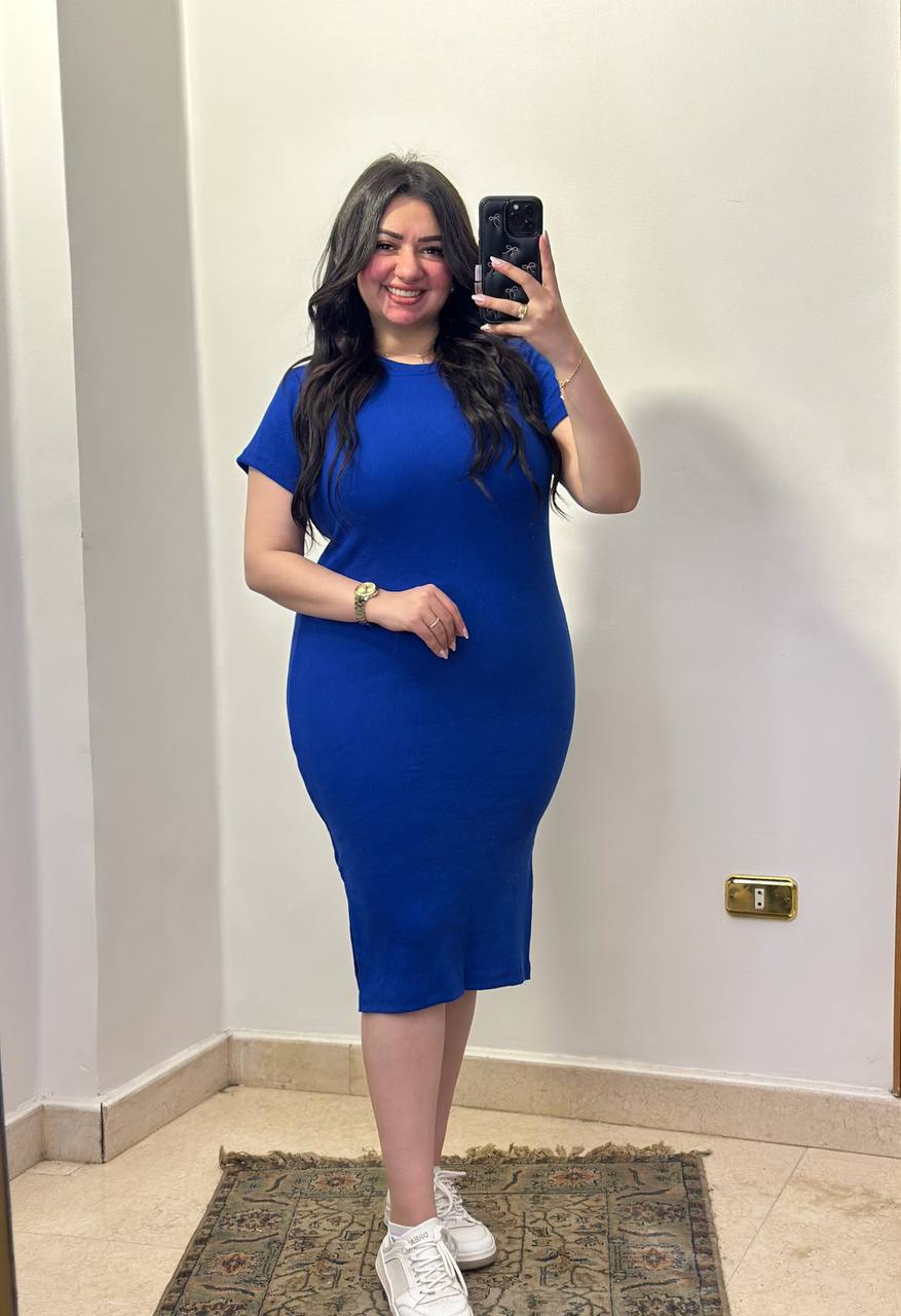 Effortless Elegance: Short Sleeve Bodycon Midi Dress.