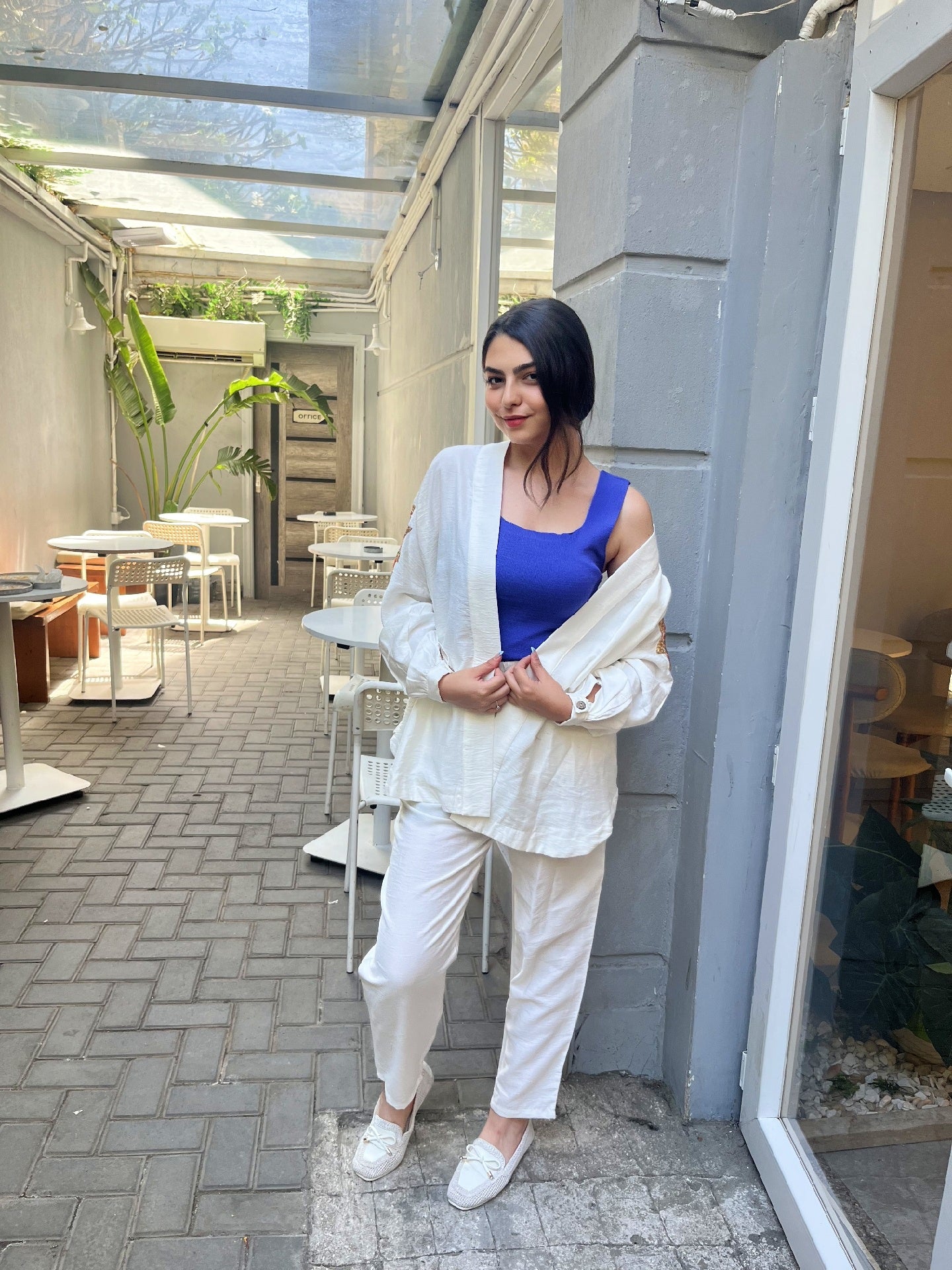 Two-piece set embroidered on the back and sleeves
