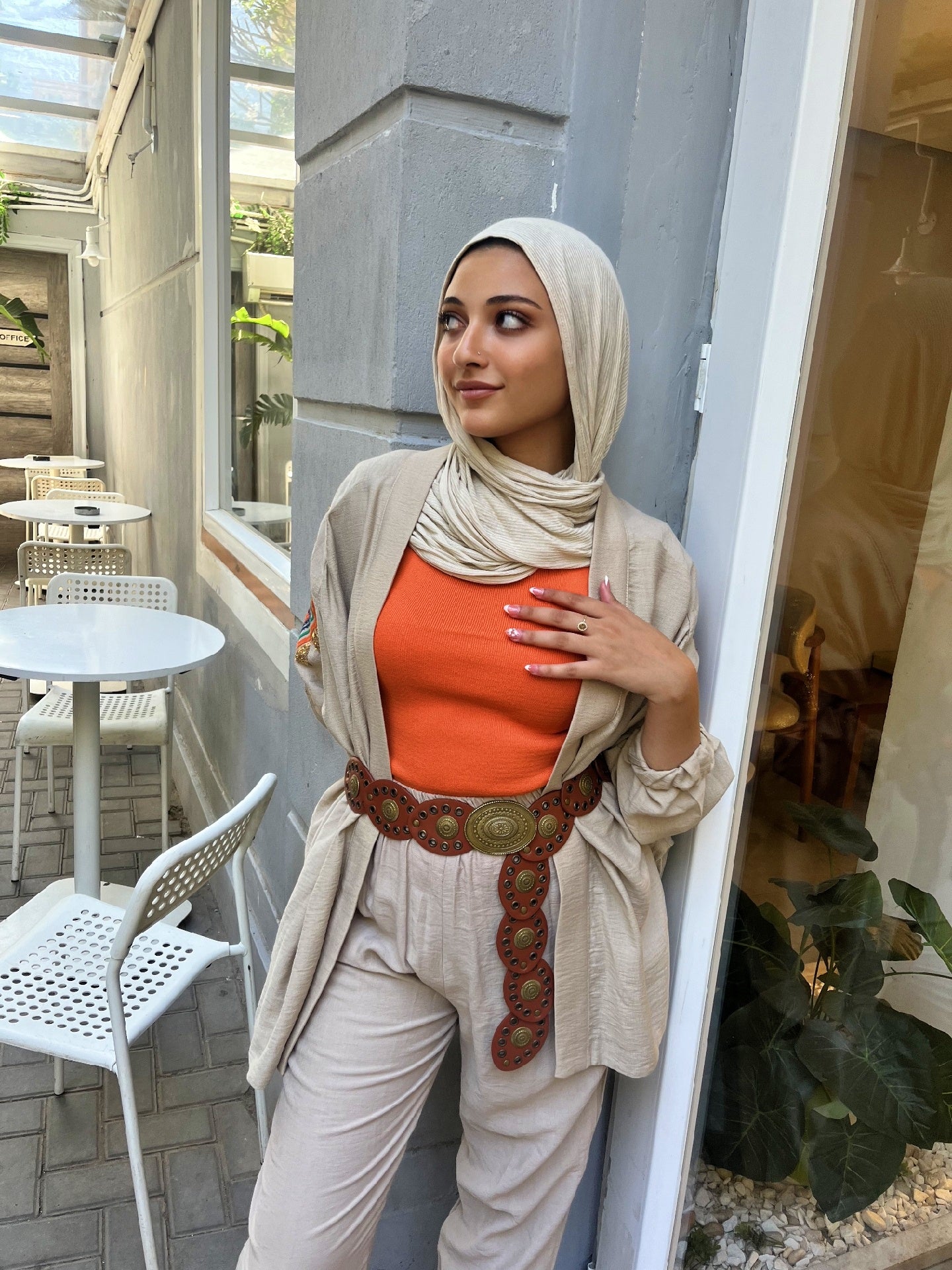 Two-piece set embroidered on the back and sleeves