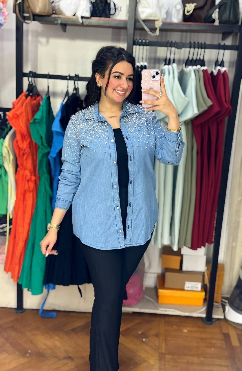 Strass Jeans Shirt – Classic Denim with a Dazzling Twist