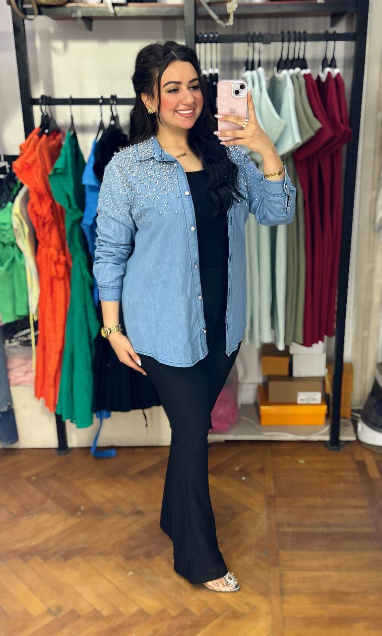 Strass Jeans Shirt – Classic Denim with a Dazzling Twist
