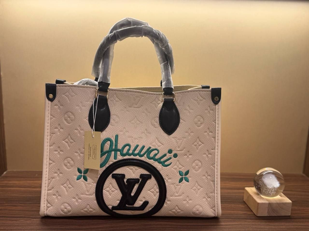 Louis Vuitton Hawaii Tote Bag (Mirror)
