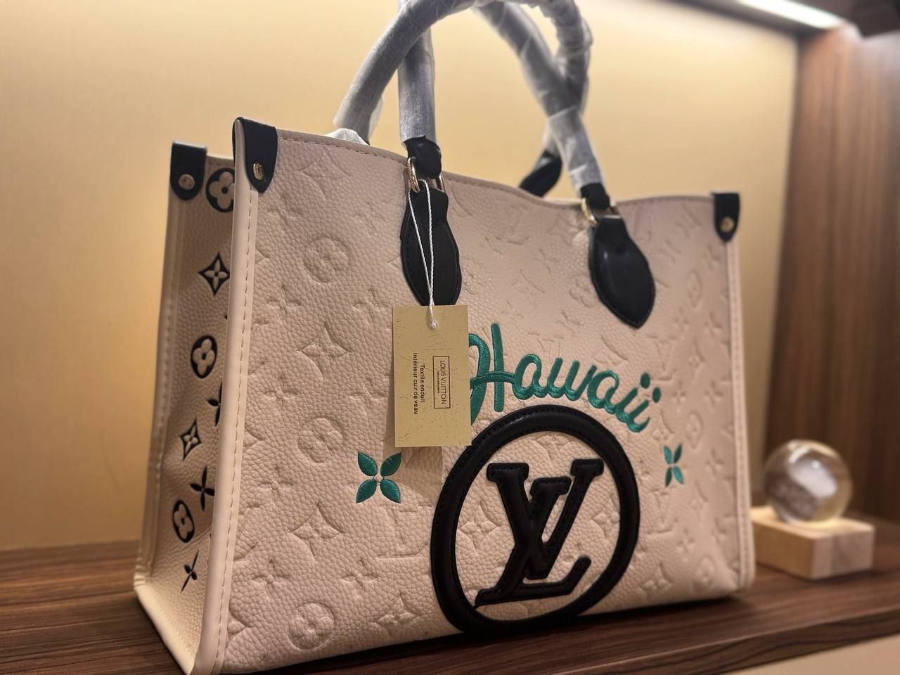 Louis Vuitton Hawaii Tote Bag (Mirror)