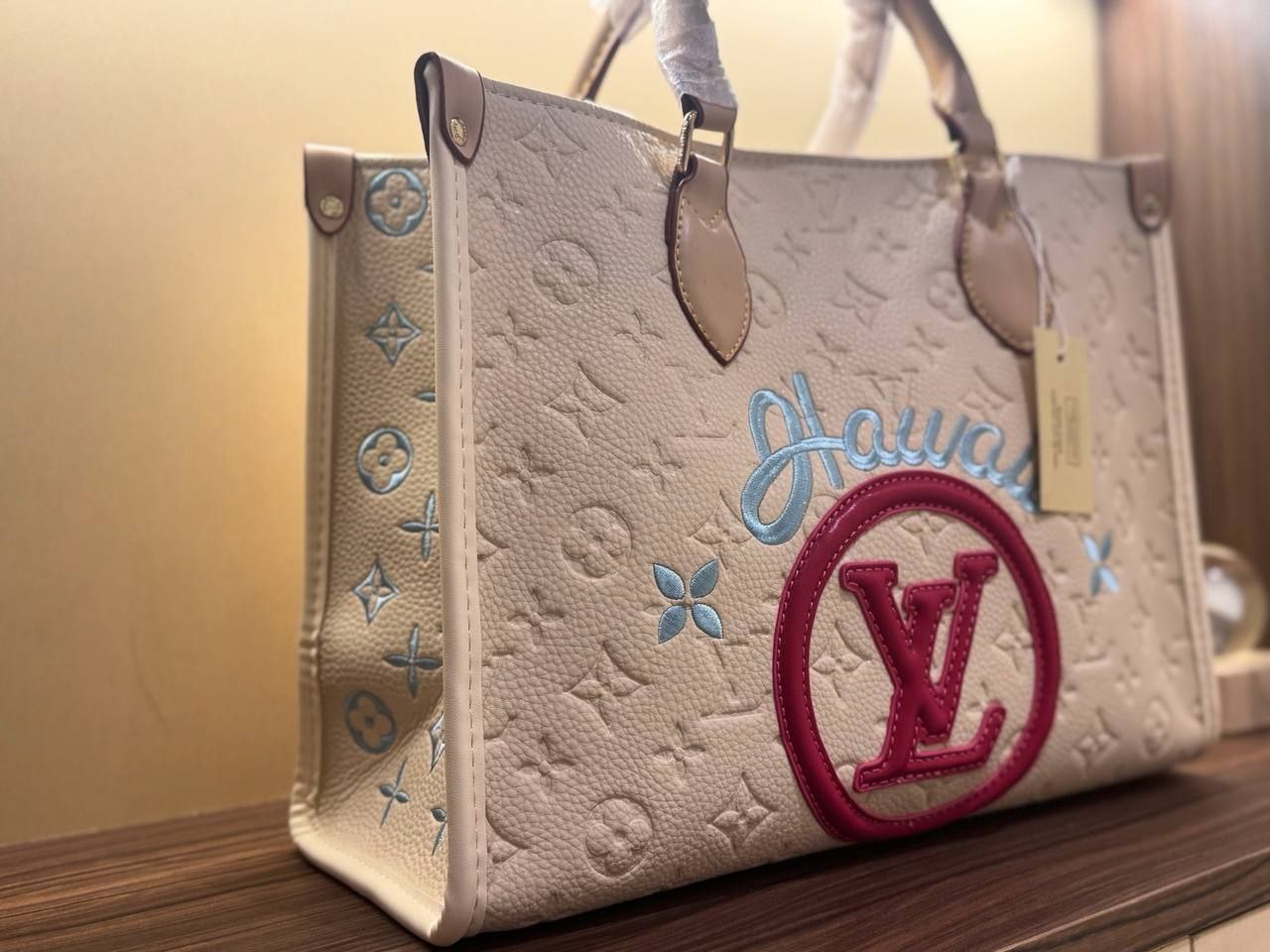Louis Vuitton Hawaii Tote Bag (Mirror)