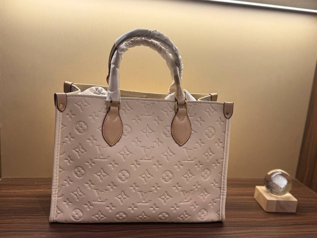 Louis Vuitton Hawaii Tote Bag (Mirror)