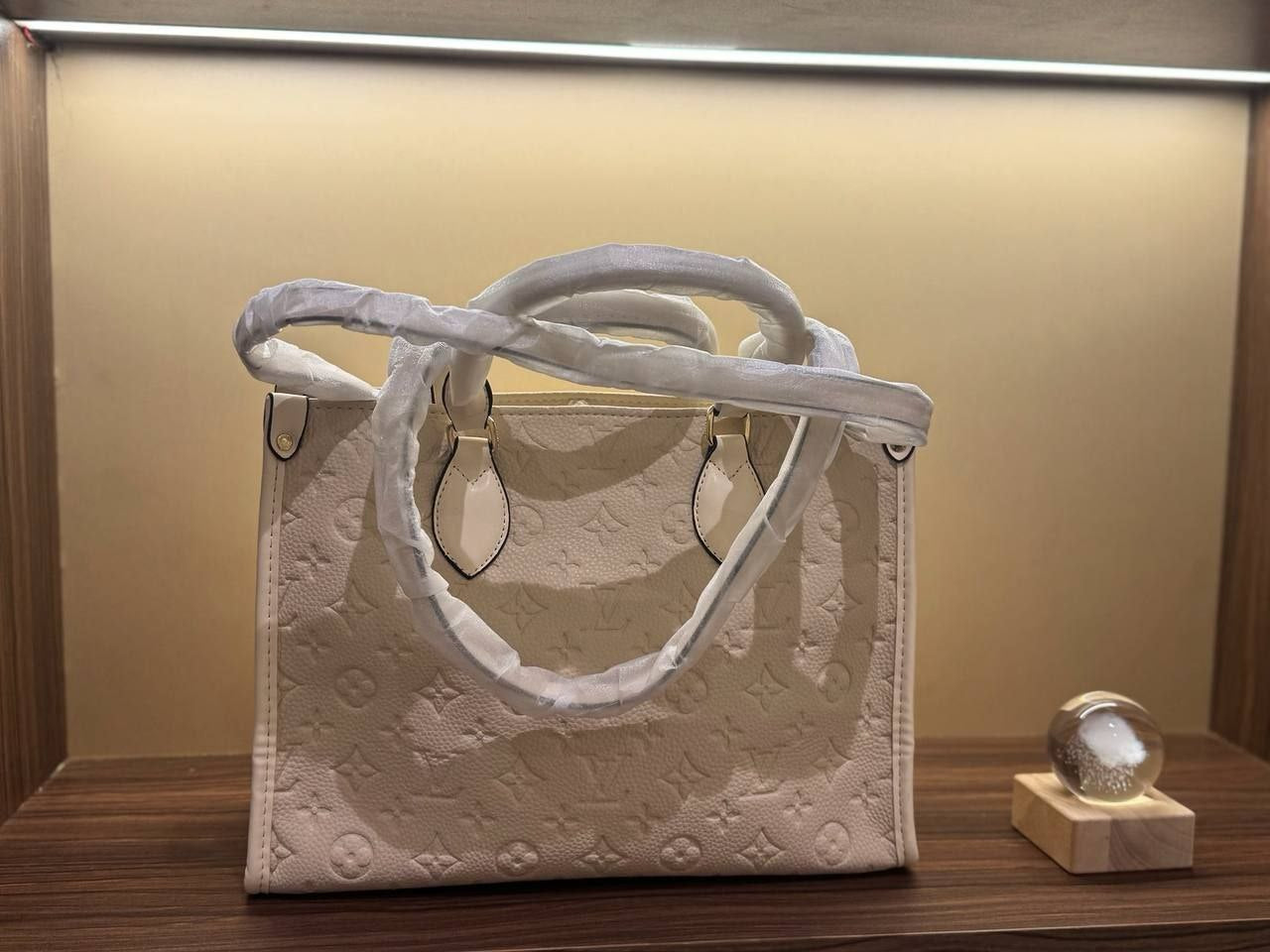 Louis Vuitton Hawaii Tote Bag (Mirror)
