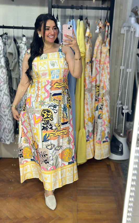Elegant cut. Beautifully printed dress