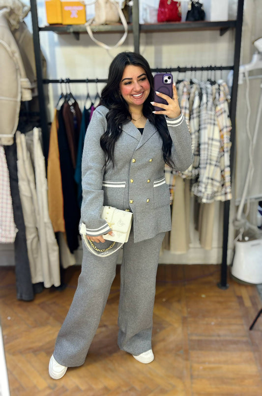 Elegant Double-Breasted Knit Suit