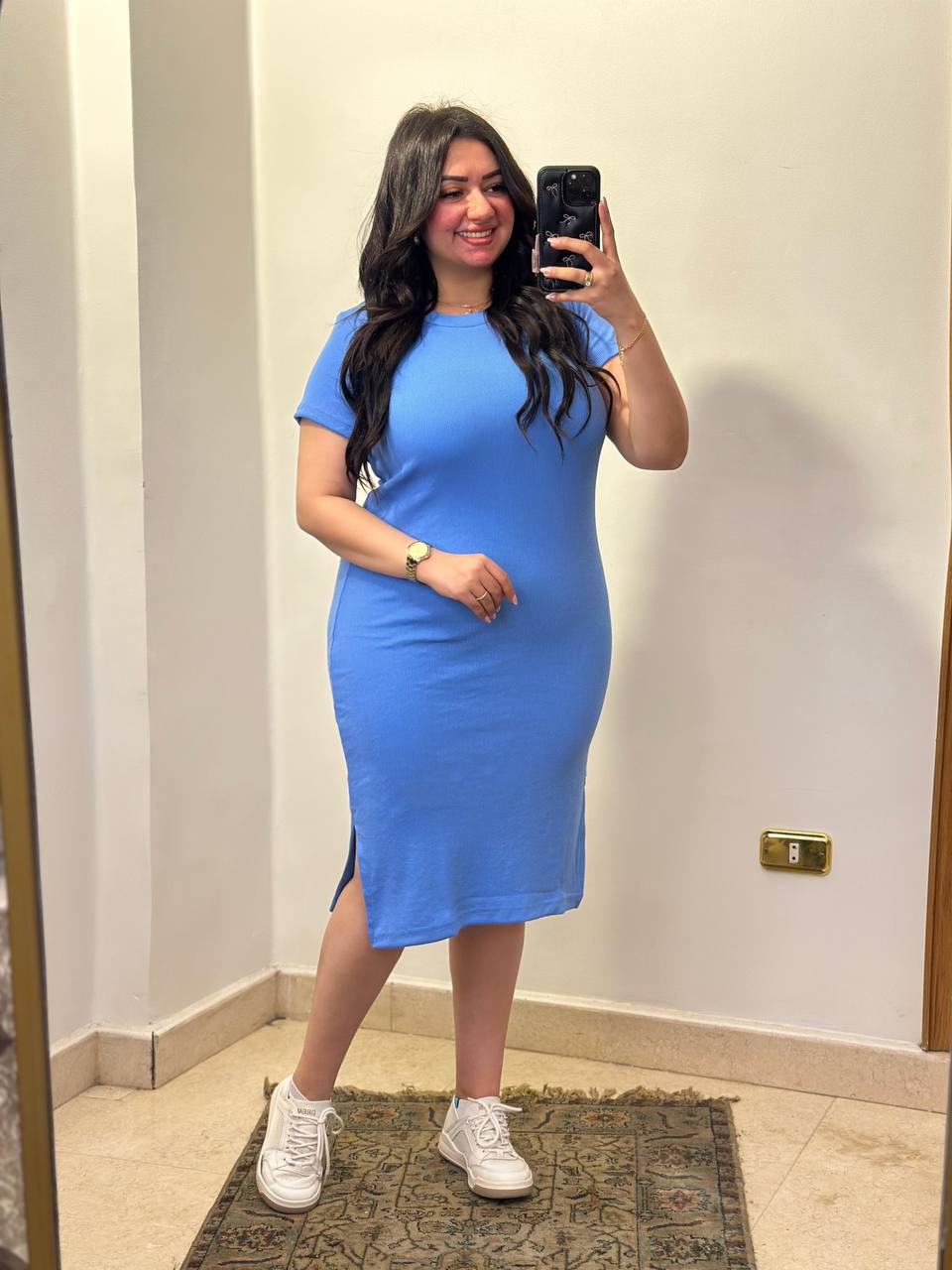 Effortless Elegance: Short Sleeve Bodycon Midi Dress.