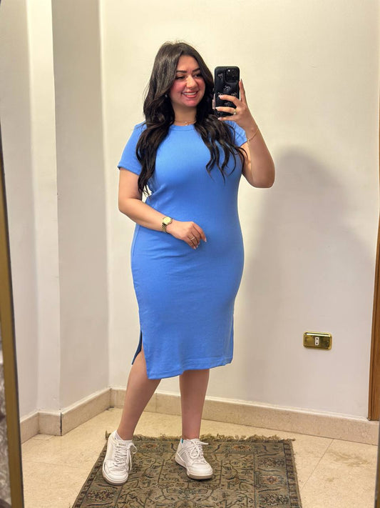 Effortless Elegance: Short Sleeve Bodycon Midi Dress.