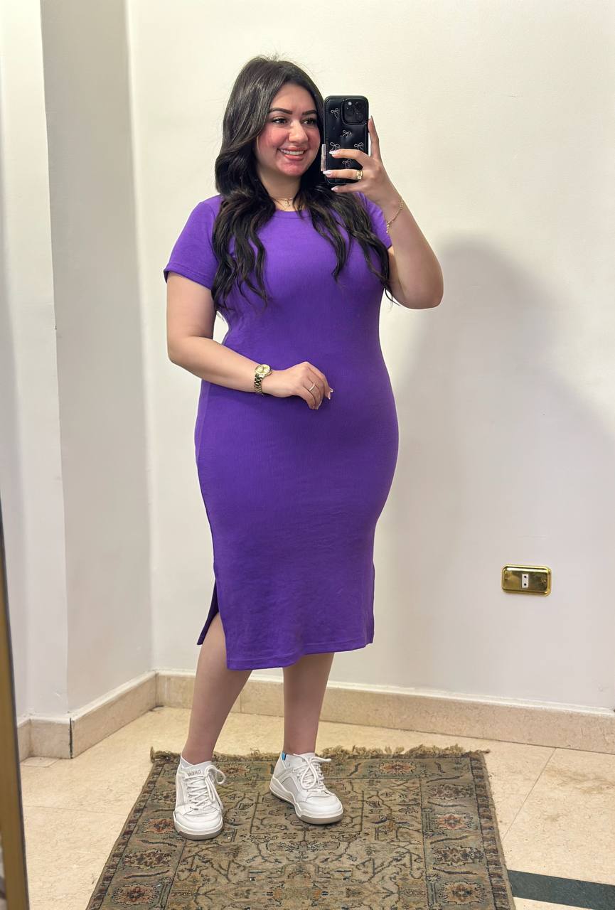 Effortless Elegance: Short Sleeve Bodycon Midi Dress.