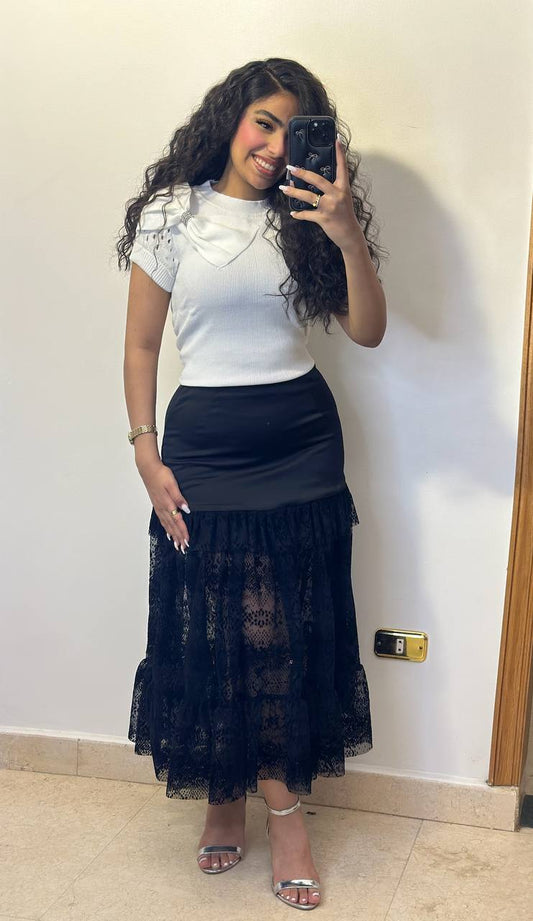 Elegant Crew Neck Knit Top with Eyelet Sleeve Detail